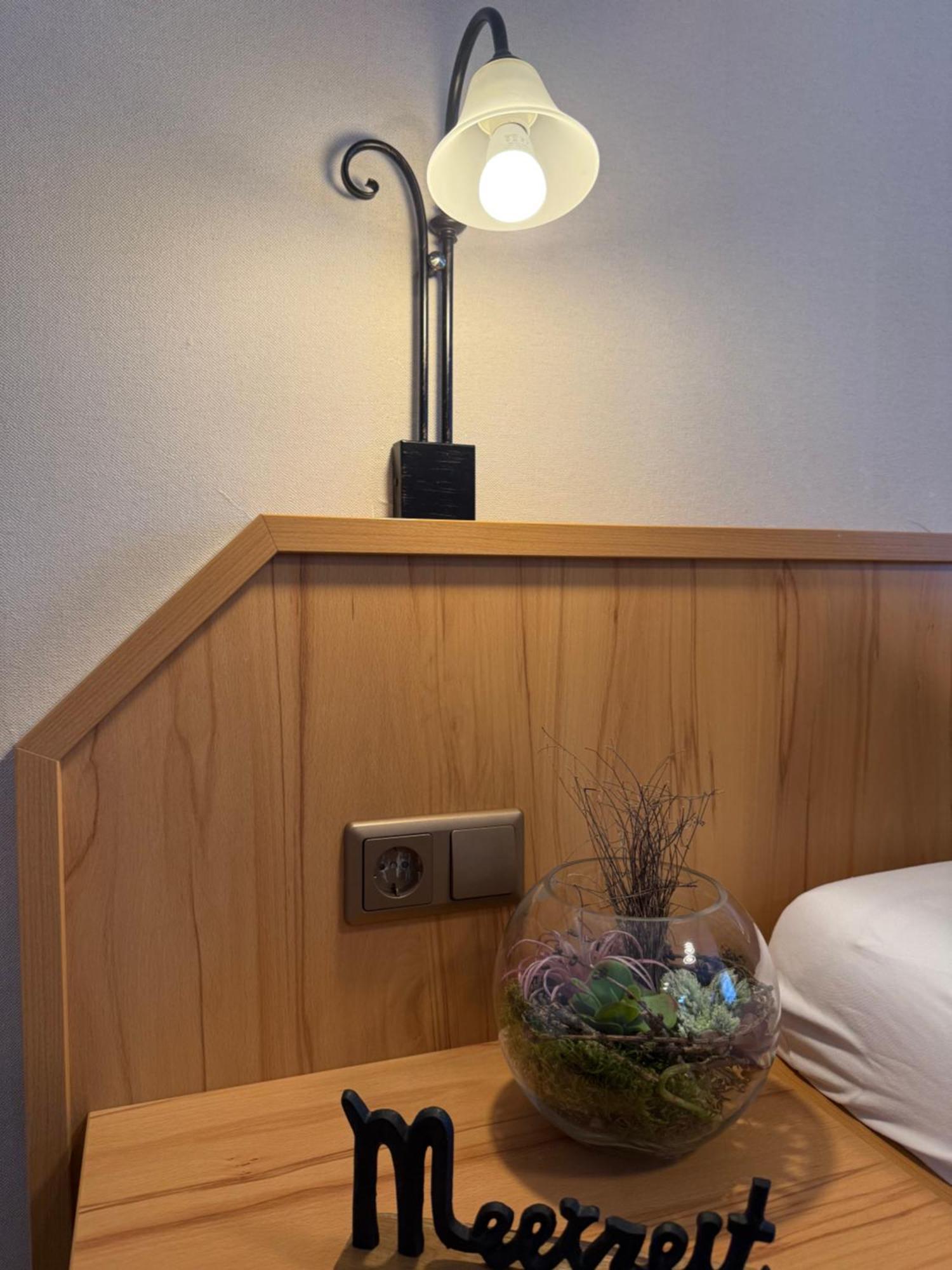 Hotel Peters Neuharlingersiel Kültér fotó