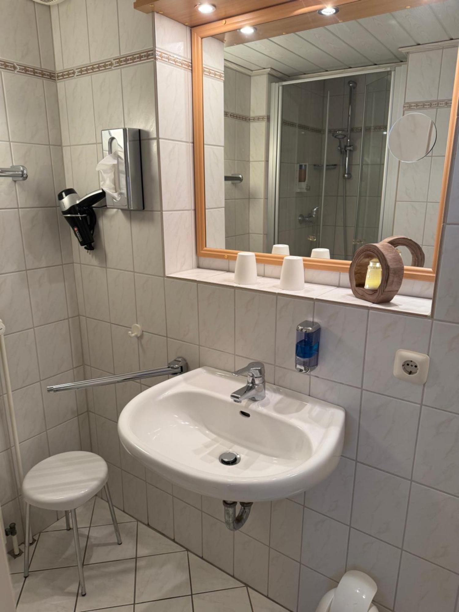 Hotel Peters Neuharlingersiel Kültér fotó