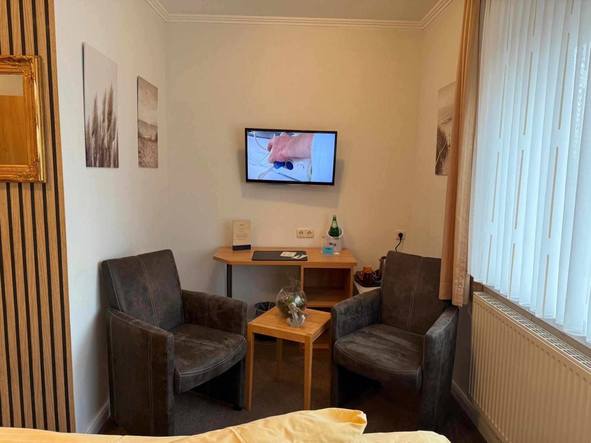 Hotel Peters Neuharlingersiel Kültér fotó